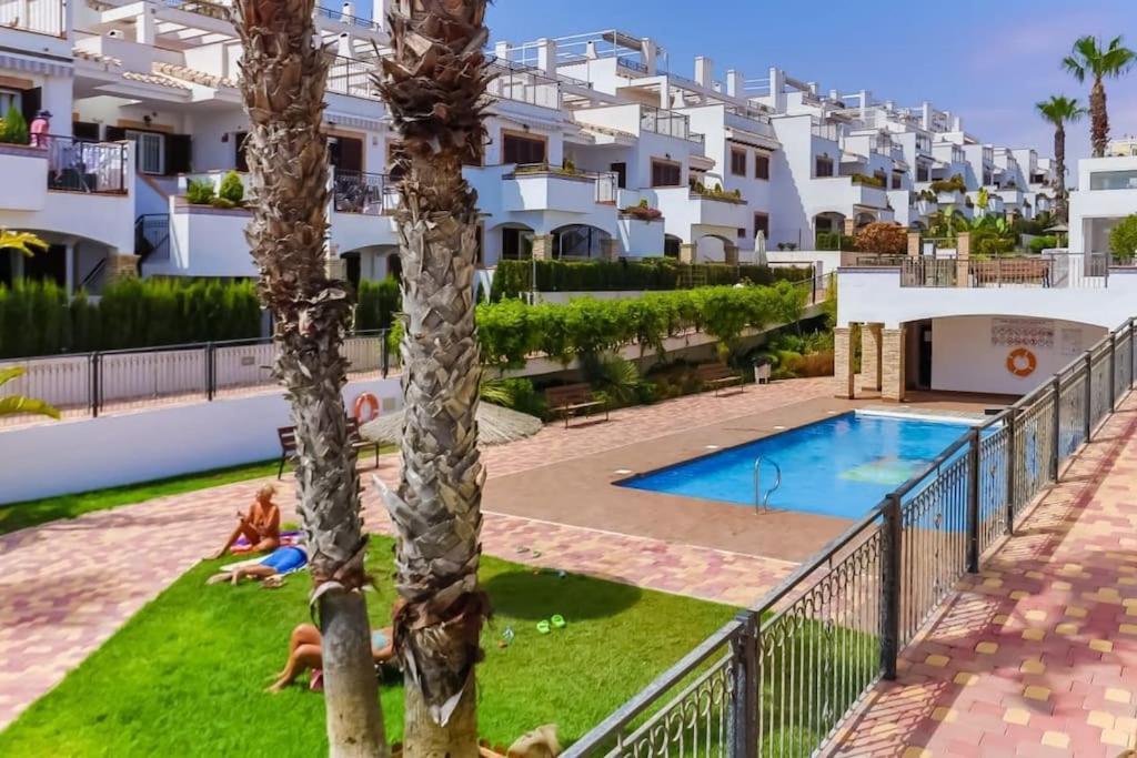 Azul Beach By La Mata Beach Торевьиа Экстерьер фото
