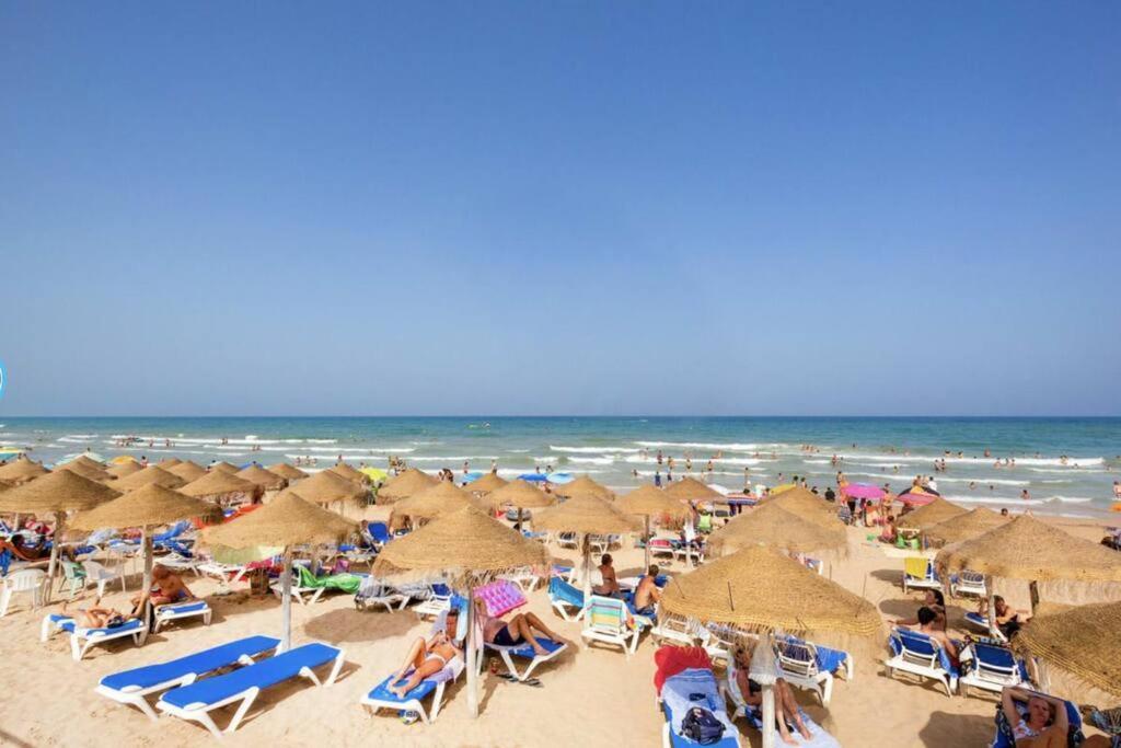 Azul Beach By La Mata Beach Торевьиа Экстерьер фото